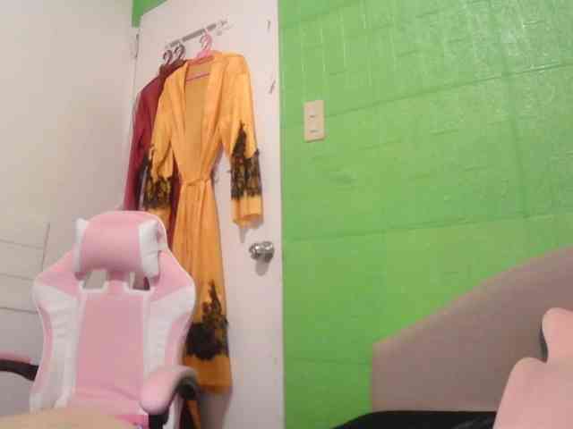 xxAsianBitch69xx webcam