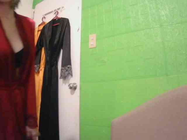 CamsAdrianna webcam