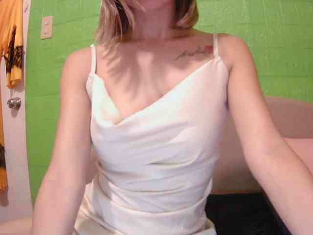 xxAsianBitch69xx webcam