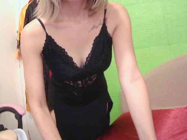 CamsAdrianna webcam