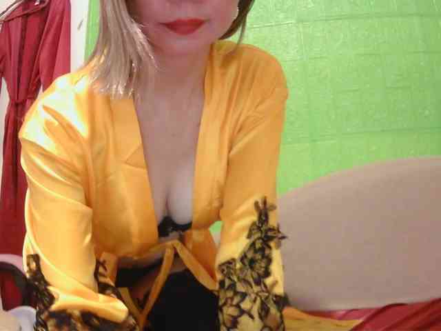CamsAdrianna webcam
