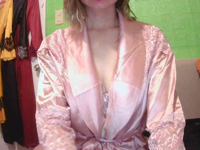 AsianBitch69 webcam