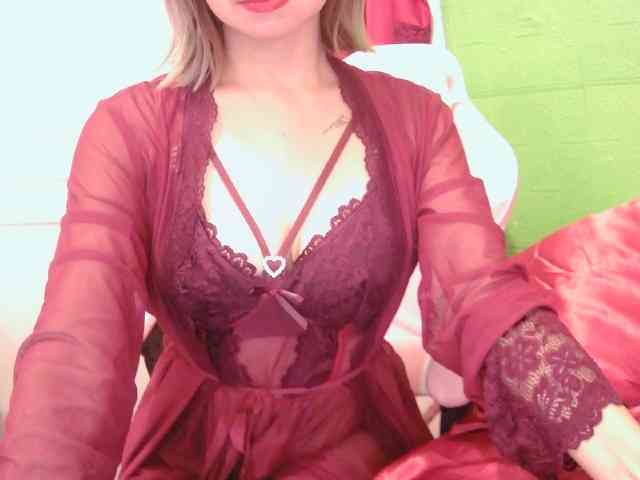 LivesAdrianna webcam