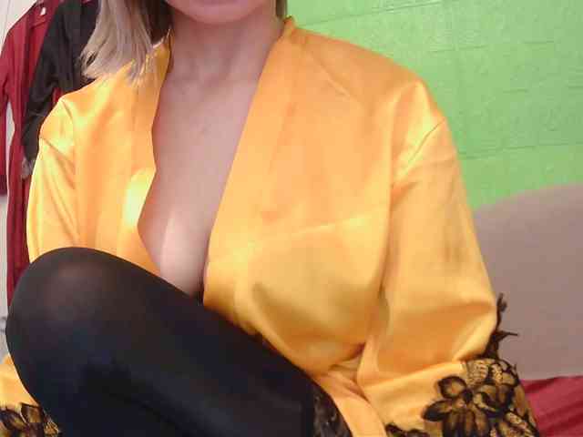 CamsAdrianna webcam
