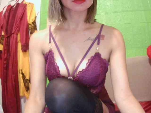 CamsAdrianna webcam