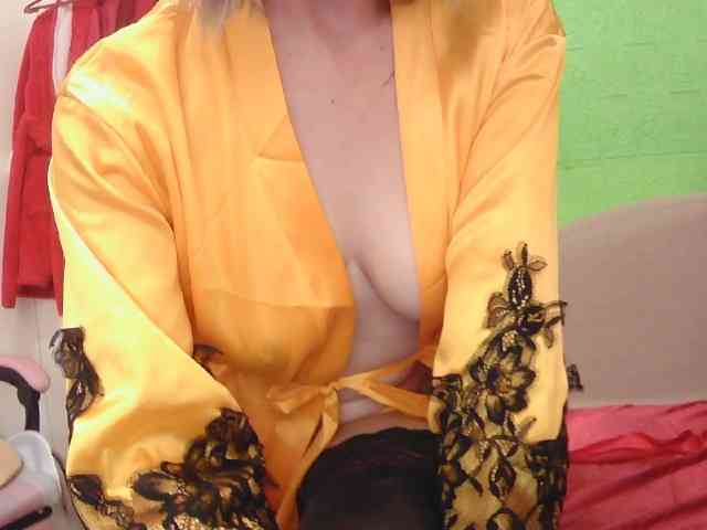 CamsAdrianna webcam