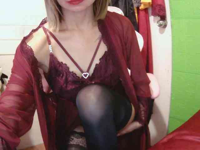 Модель: CamsAdrianna