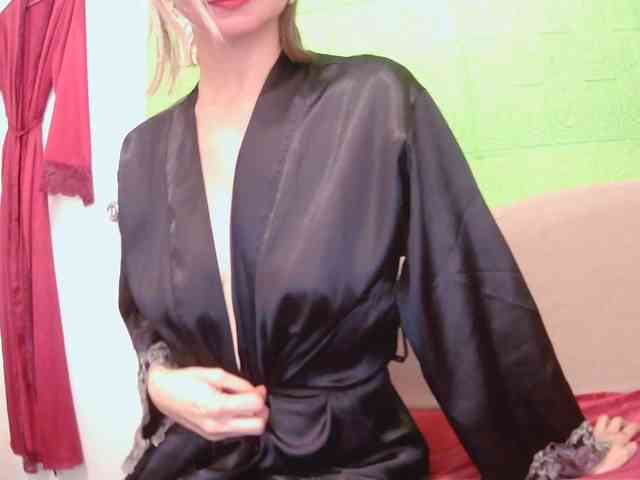 CamsAdrianna webcam