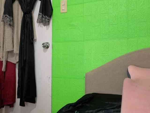 AsianBitch69 webcam