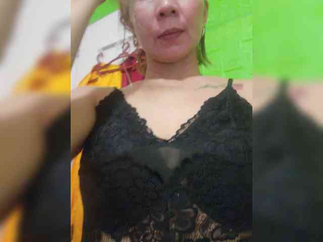 CamsAdrianna webcam
