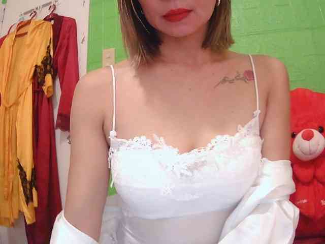 CamsAdrianna webcam