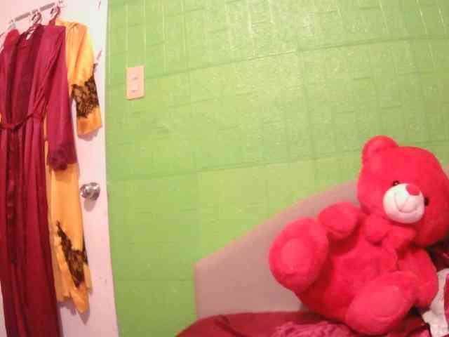 CamsAdrianna webcam
