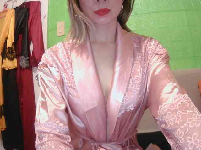 AsianBitch69 webcam