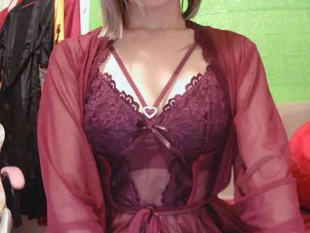 CamsAdrianna webcam