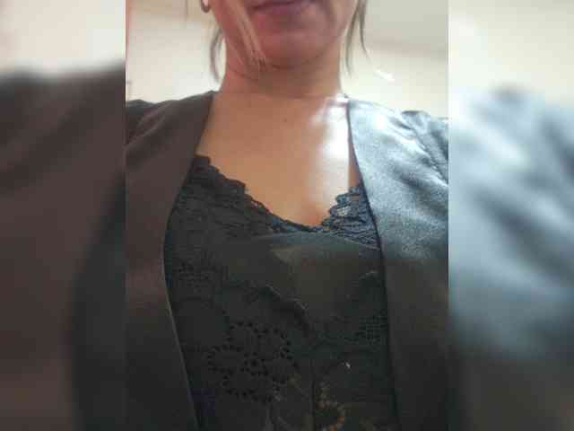 CamsAdrianna webcam