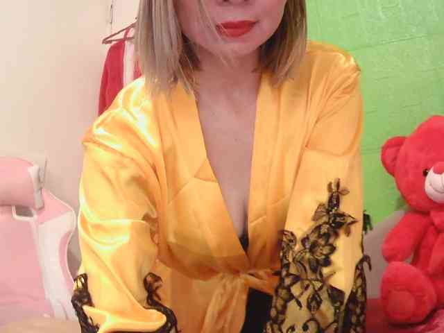 CamsAdrianna webcam