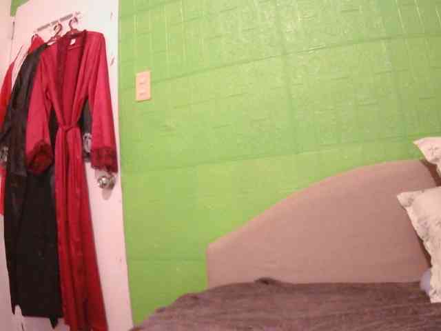 CamsAdrianna webcam