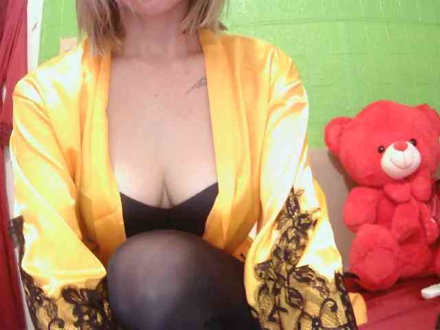CamsAdrianna webcam