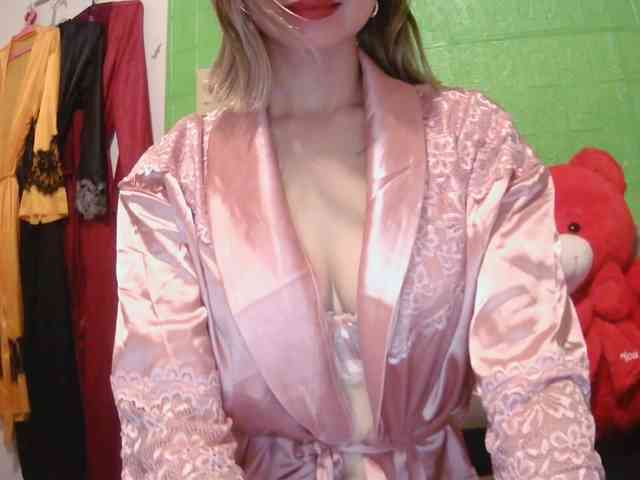 AsianBitch69 webcam