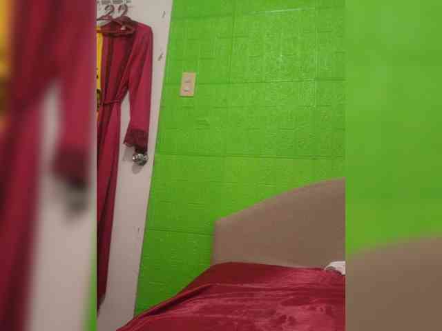 CamsAdrianna webcam