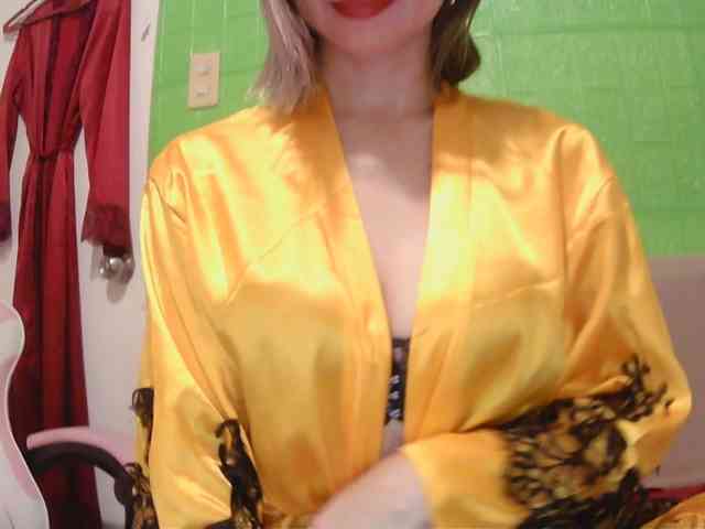 CamsAdrianna webcam