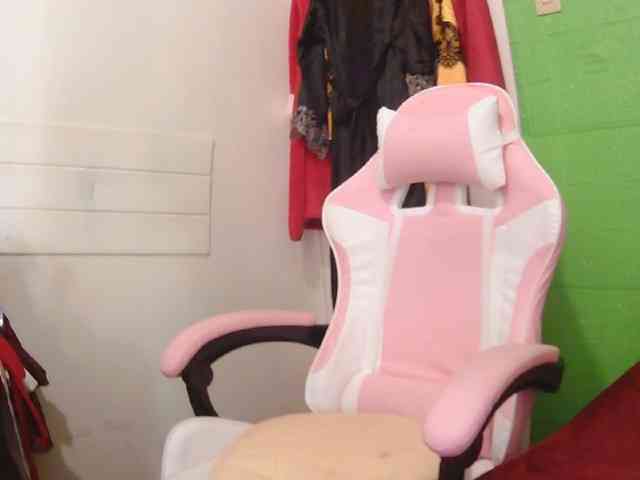 CamsAdrianna webcam