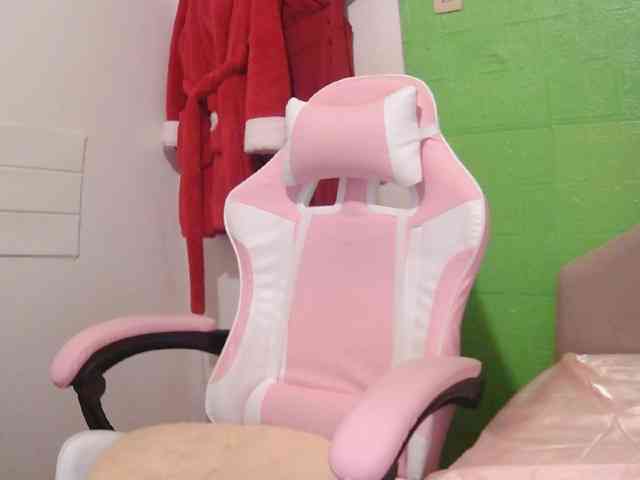 LivesAdrianna webcam