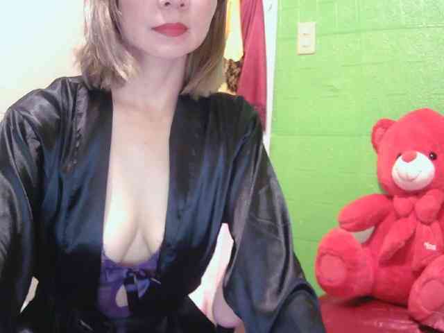CamsAdrianna webcam