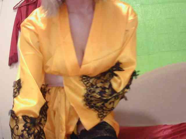 CamsAdrianna webcam
