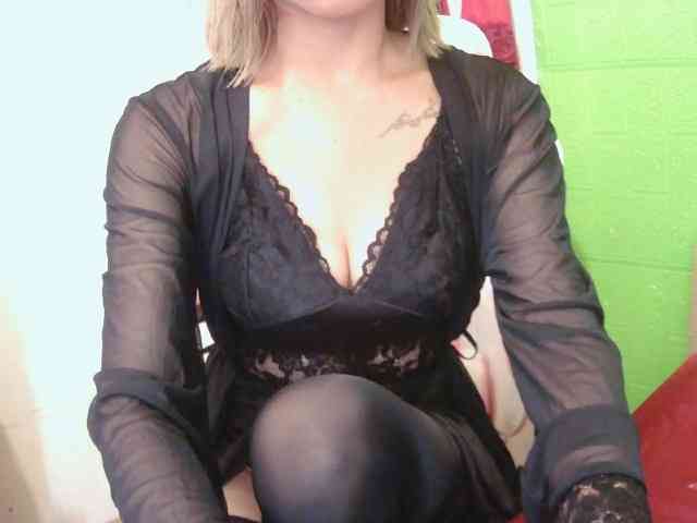 CamsAdrianna webcam