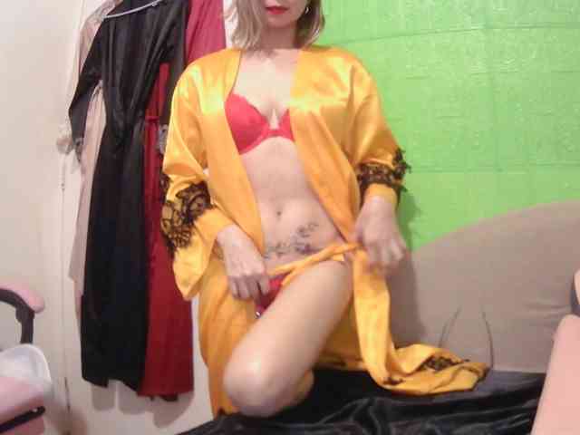 AsianBitch69 webcam