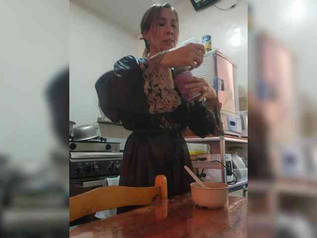 CamsAdrianna webcam