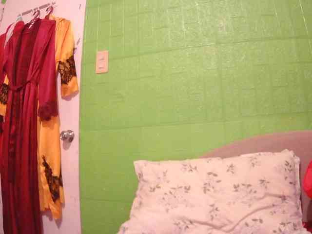 CamsAdrianna webcam
