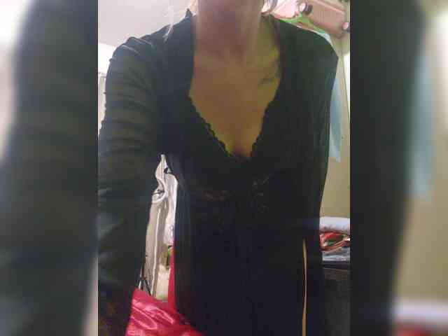 CamsAdrianna webcam