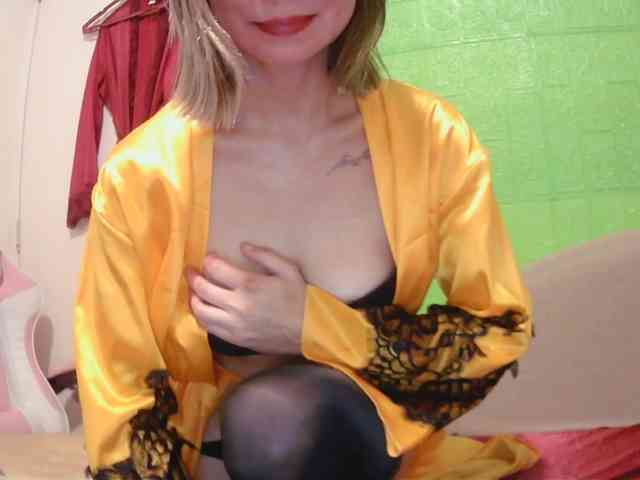 CamsAdrianna webcam