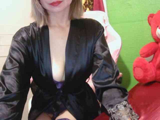 CamsAdrianna webcam