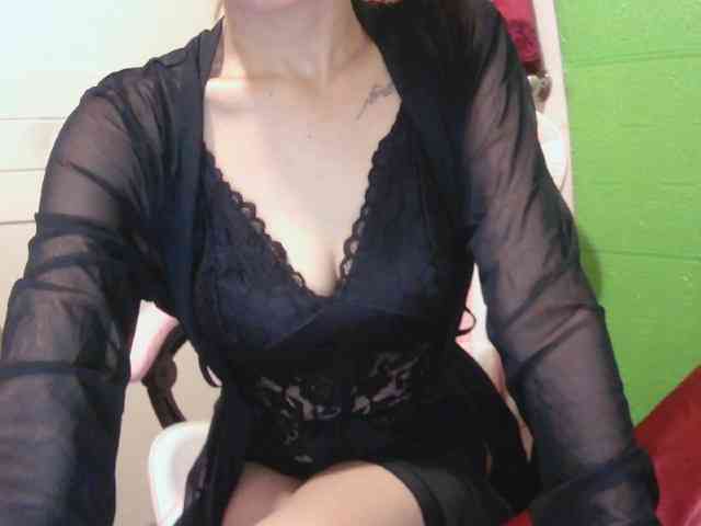 CamsAdrianna webcam