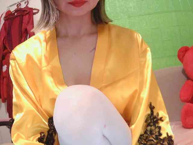 LivesAdrianna webcam