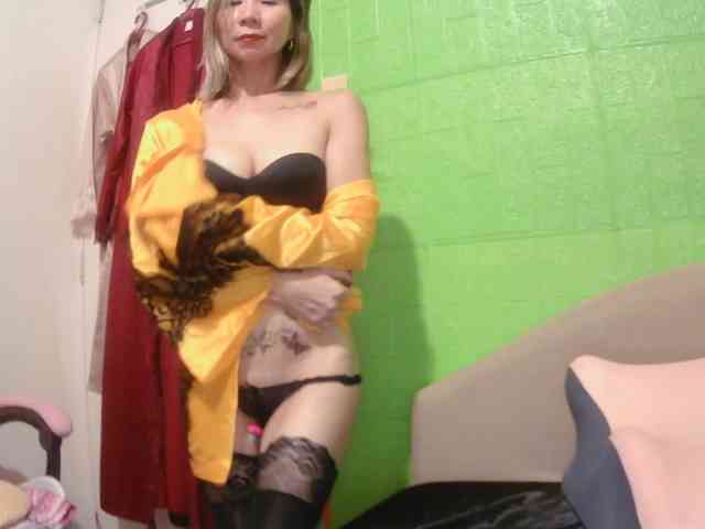 xxAsianBitch69xx webcam