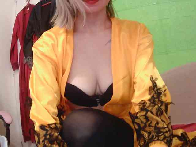 CamsAdrianna webcam