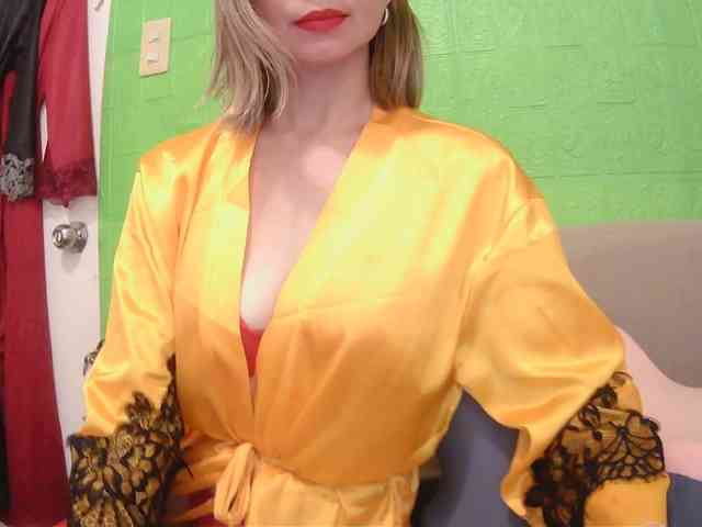 AsianBitch69 webcam