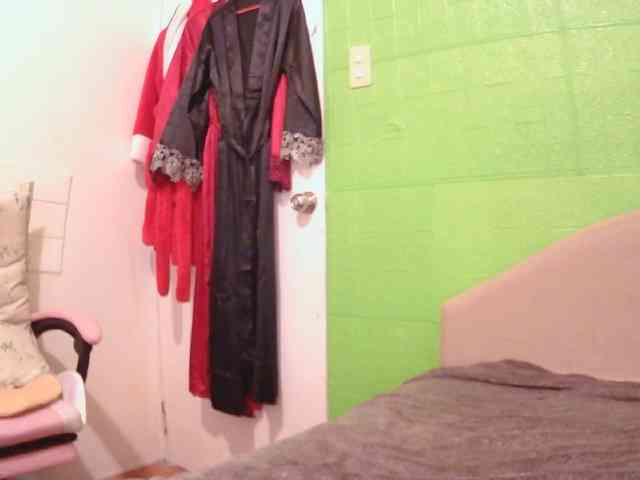 CamsAdrianna webcam