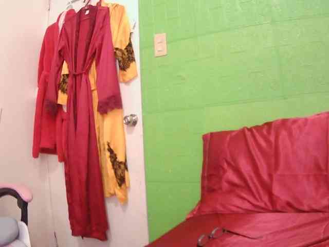 CamsAdrianna webcam