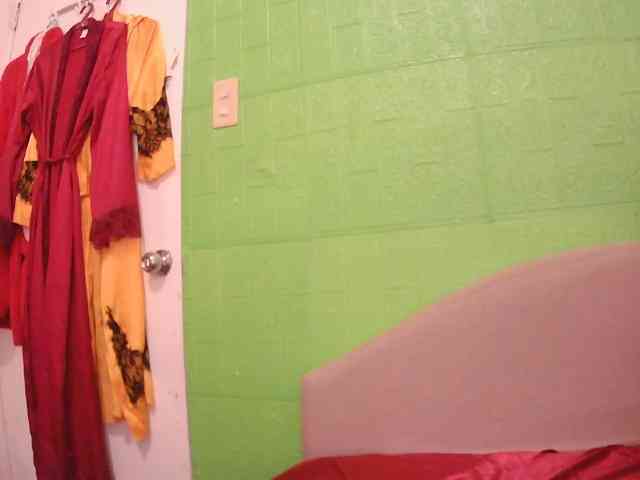 CamsAdrianna webcam