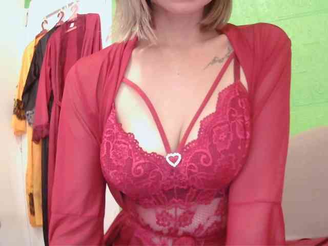 CamsAdrianna webcam
