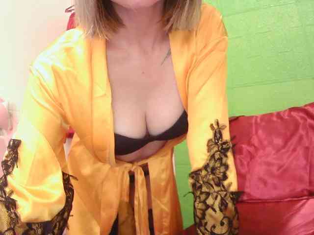 CamsAdrianna webcam