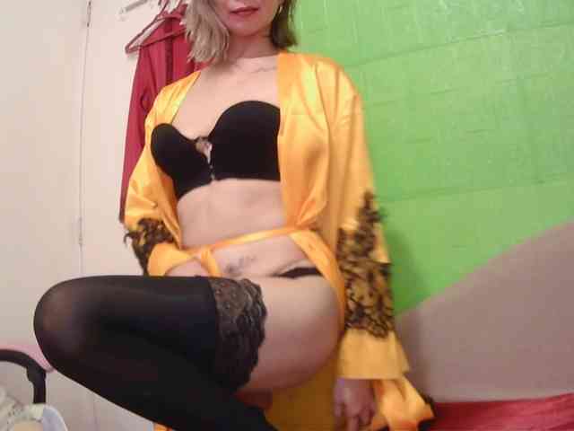 CamsAdrianna webcam