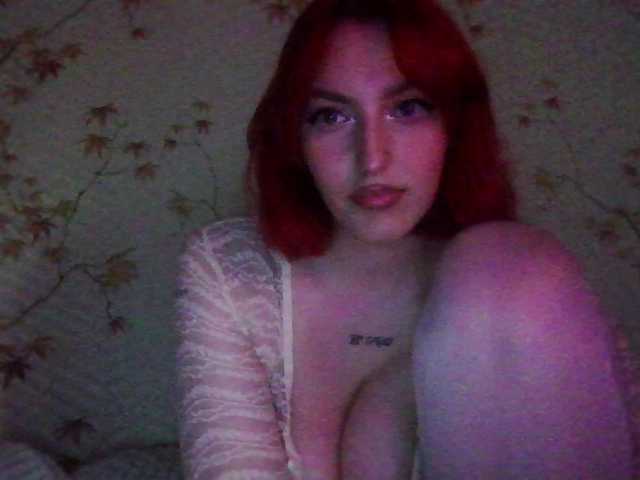 CloverEwings live cam on BongaCams