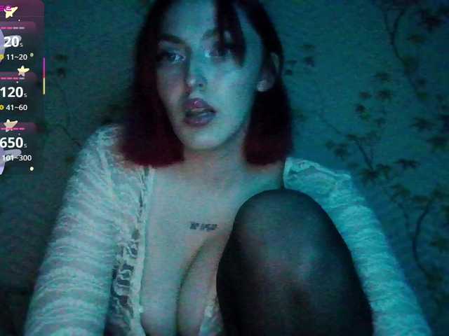 CloverEwings live cam on BongaCams