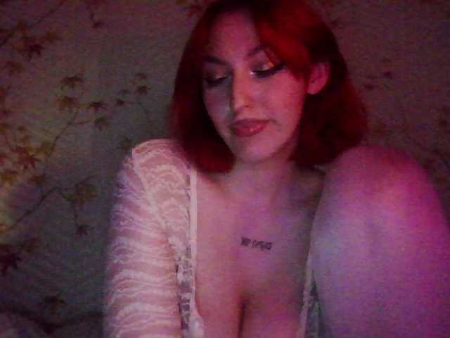 CloverEwings live cam on BongaCams